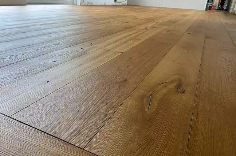 Pose de parquet XXL sur un chantier de 60 m2 à Verlinghem 