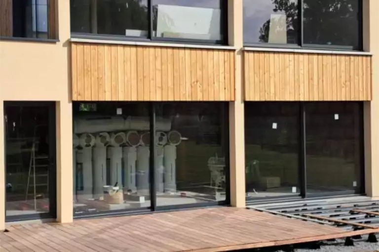 Installation d’une terrasse en Cumaru de 60 m² à Deauville