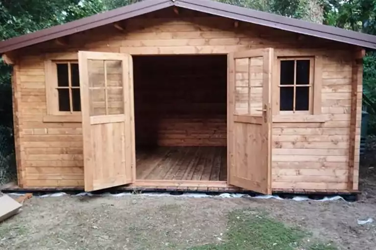 Installation d’une terrasse en pin à Saint-Brevin-les-Pins, près de Nantes